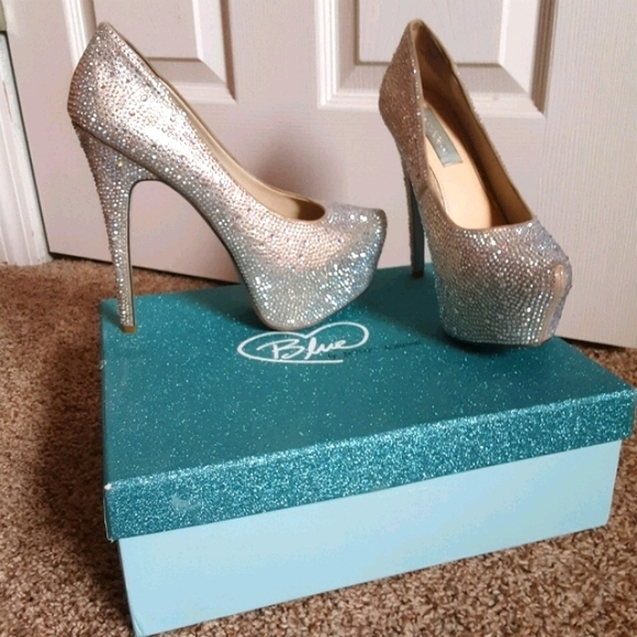 Betsey Johnson WISH Iridescent Platform Heels - Picture 4 of 10